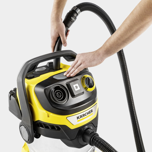 Хозяйственный пылесос Karcher WD 6 P S V-30/6/22/T - <h3>Штепсельная розетка с автоматикой включения / отключения для работы с электроинструментами</h3>
Немедленный сбор пыли и стружки, образующихся при строгании, пилении или шлифовании. Пылесос автоматически включается и выключается синхронно с электроинструментом.