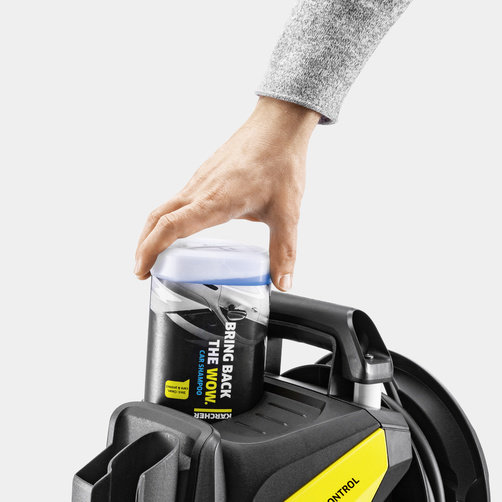 Мойка высокого давления Karcher K 7 Power - <h3>Телескопическая ручка из высококачественного алюминия</h3>
Алюминиевая телескопическая ручка выдвигается для удобного перемещения аппарата.