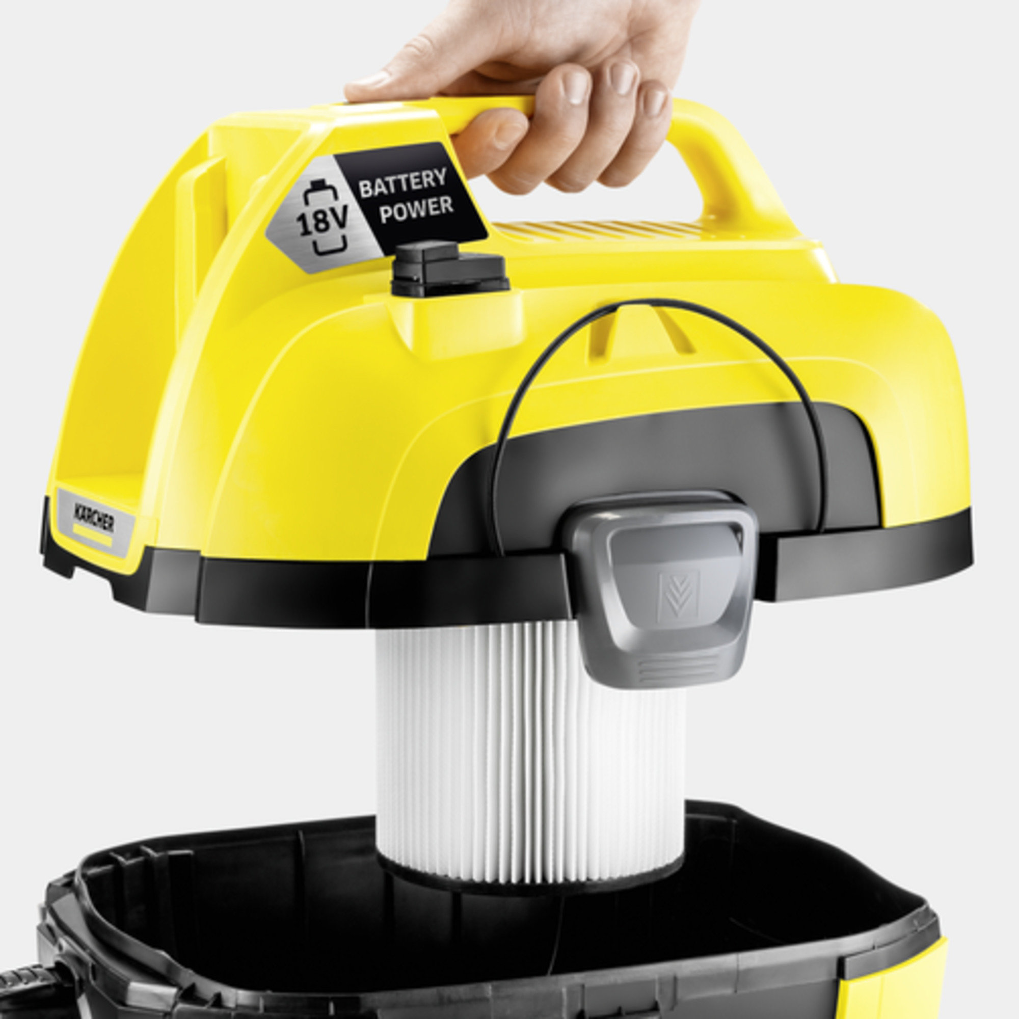 Хозяйственный аккумуляторный пылесос Karcher WD 1 Compact Battery - <h3>Сменный аккумулятор Kärcher Battery Power 18 В</h3>
Обеспечивает возможность работы независимо от источников электроэнергии и тем самым гарантирует максимальную свободу действий. Технология Real Time: отображение на ЖК-дисплее аккумулятора его емкости, остающегося времени работы или заряда. Совместим со всеми устройствами на аккумуляторной платформе Karcher Battery Power 18 В.