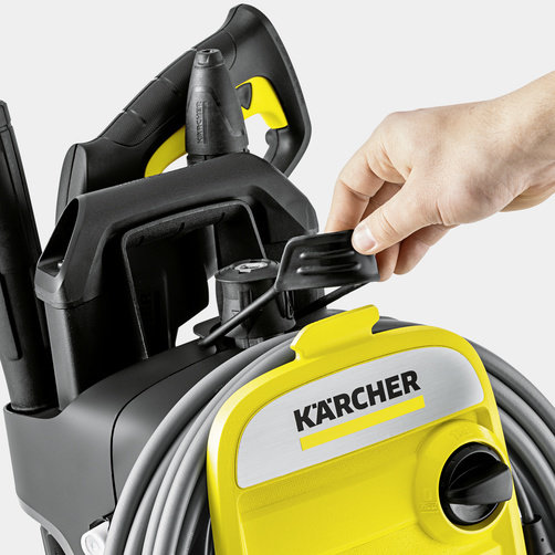 Мойка высокого давления Karcher K 7 Compact - <h3>Удобное хранение шланга</h3>
<p>
	 Смотанный шланг быстро закрепляется резиновым фиксатором, который легко снимается перед следующим применением аппарата.
</p>