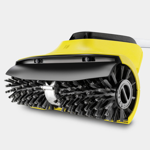 Аппарат для чистки террас Karcher PCL 4 - <h3>Две высококачественные роликовые щетки для деревянных поверхностей, входят в комплект поставки</h3>
Тщательная и равномерная чистка деревянных поверхностей снаружи дома с высокой производительностью по площади.