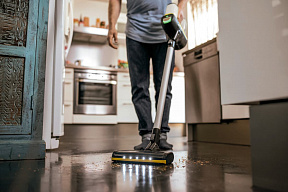 Вертикальный аккумуляторный пылесос Karcher VC 6 Cordless yourFamily Extra - изображение 3